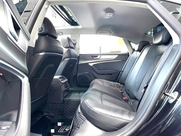 Zdjęcie 6 - Audi A7L