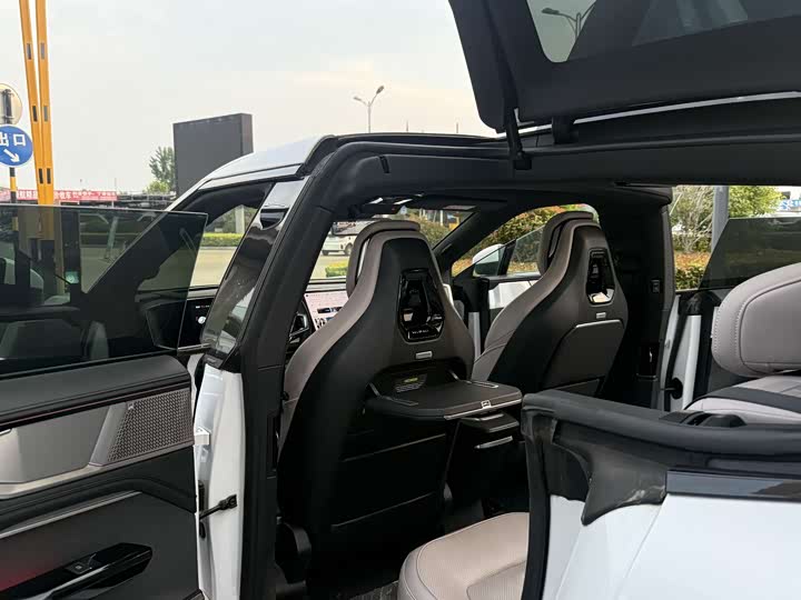 2023 HiPhi Y