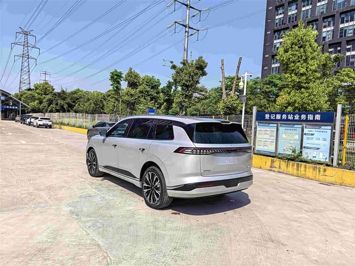 Dongfeng Yipai eπ 008 2026 2026款 五座纯电超阔版