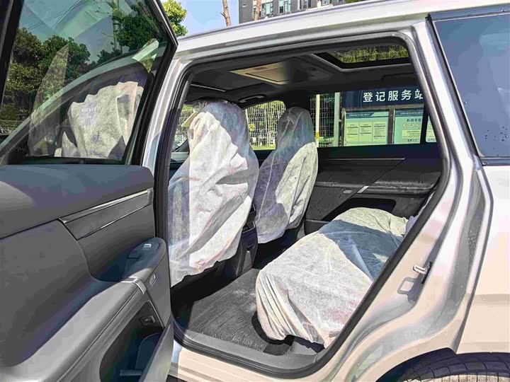 Dongfeng Yipai eπ 008 2026 2026款 五座纯电超阔版