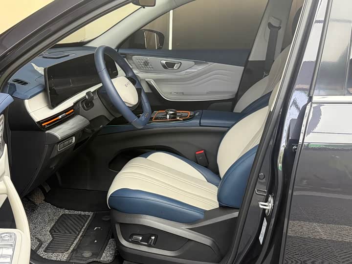 2024 Exeed LX C-DM Hybrid