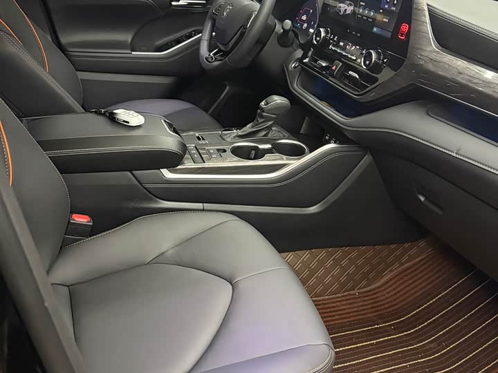 Toyota Crown Kluger 2024 2024款 2.5L HEV四驱尊贵版