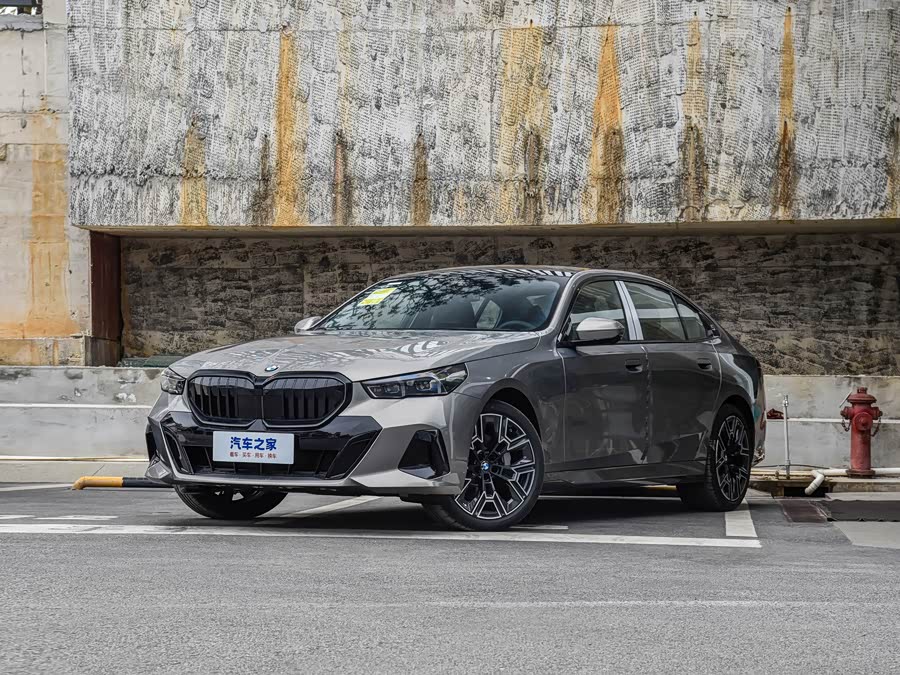 BMW 5 Series 2026 2026款 改款 530Li xDrive M运动套装