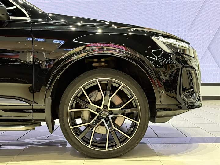 Audi Q7 2025 2025款 55 TFSI quattro S line尊贵型