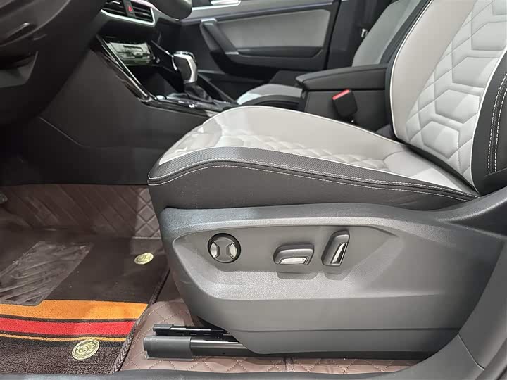 Volkswagen Tayron 2024 2024款 330TSI 两驱豪华Plus进阶版