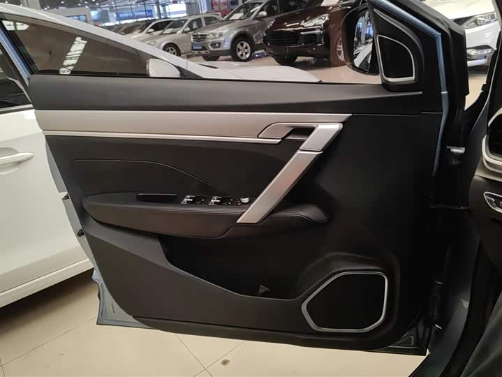 Geely Coolray 2025 2025款 1.5L CVT 超能