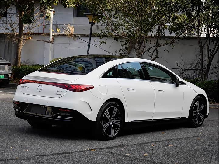 Фото 4 - Mercedes-Benz EQE