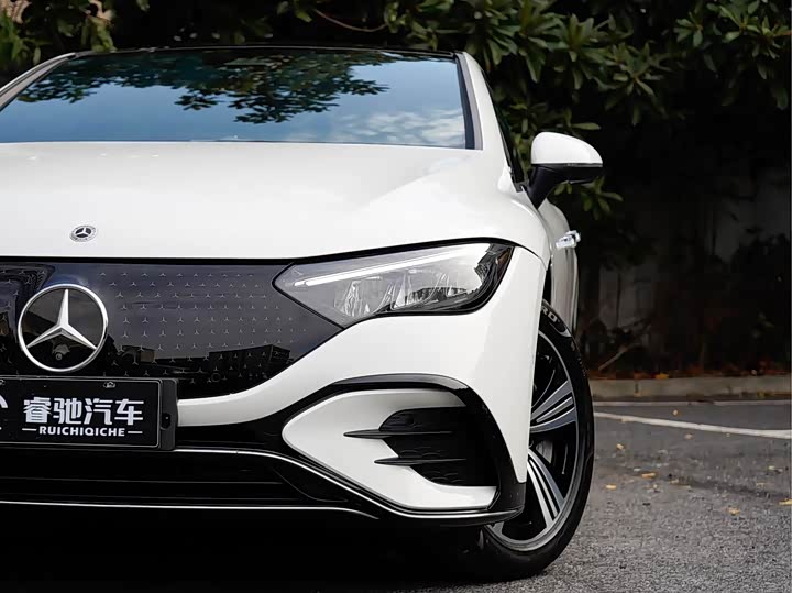 Фото 7 - Mercedes-Benz EQE