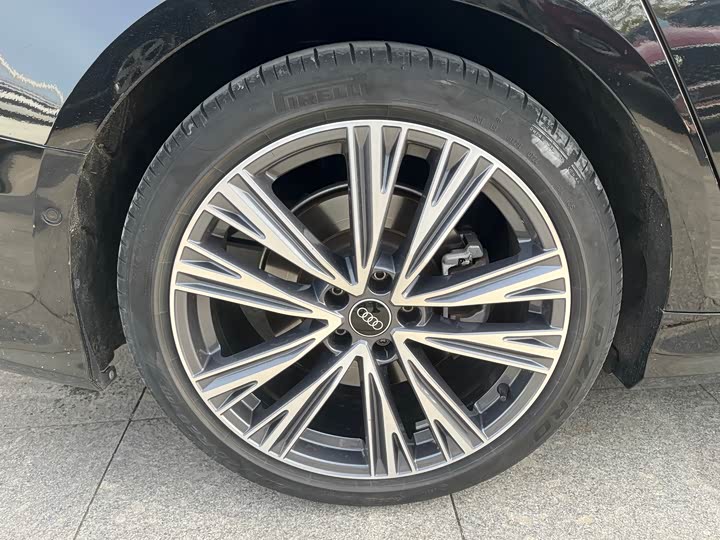Photo 3 - Audi A6L