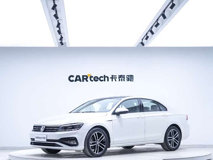 صورة 1 - Volkswagen Lamando L