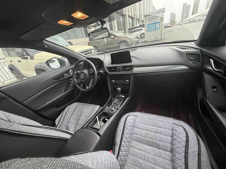Mazda CX-4 2021 2021款 2.0L 自动两驱蓝天品位版