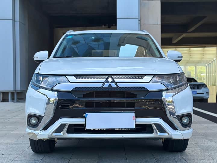 Mitsubishi Outlander 2021 2021款 2.4L 四驱致享版 7座