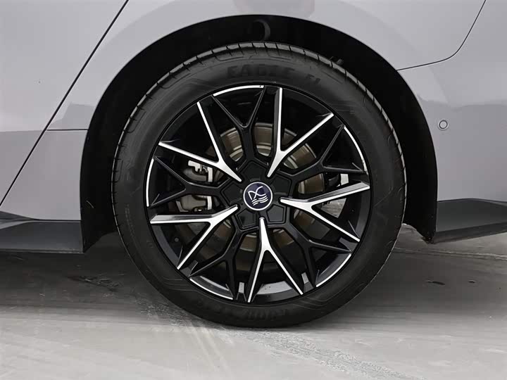 BYD Han 2025 2025款 DM-i 智驾版 125KM激光雷达旗舰型