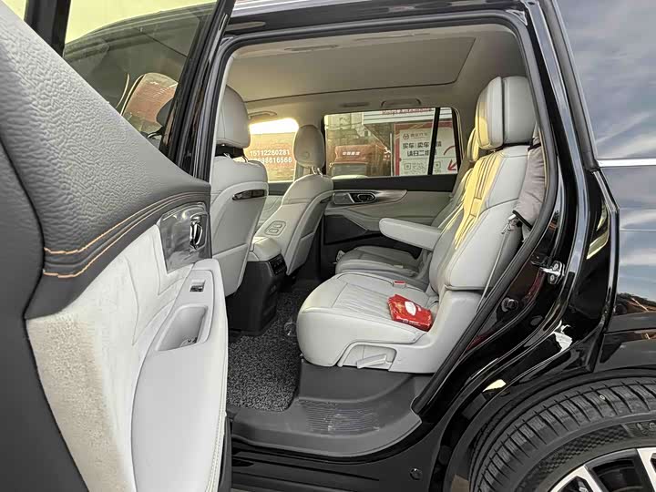 GAC Trumpchi GS8 2022 2022款 领航系列 2.0TGDI 四驱至尊版（六座）