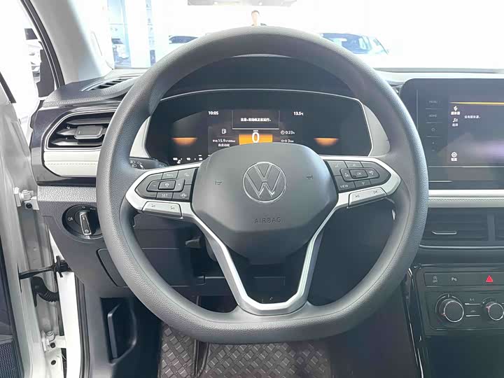 Фото 8 - Volkswagen Tharu