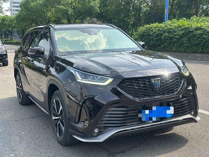 Фото 3 - Toyota Crown Kluger
