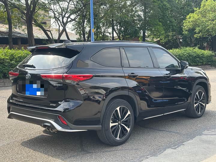 Фото 6 - Toyota Crown Kluger