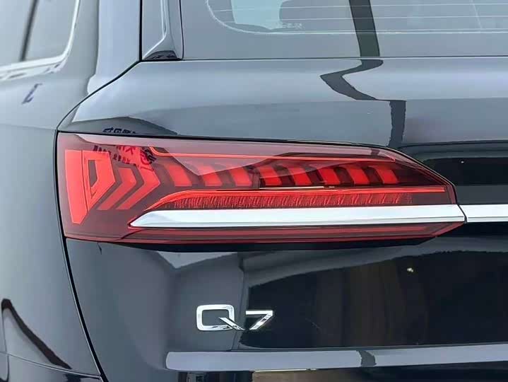 Audi Q7 2021 2021款 55 TFSI quattro S line运动型