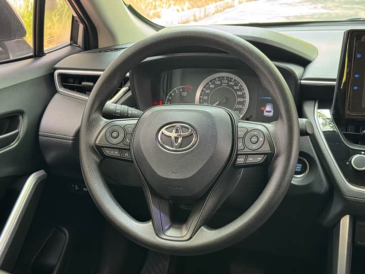 Фото 7 - Toyota Corolla Cross