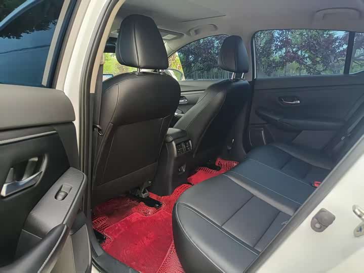 Zdjęcie 8 - Nissan Sylphy