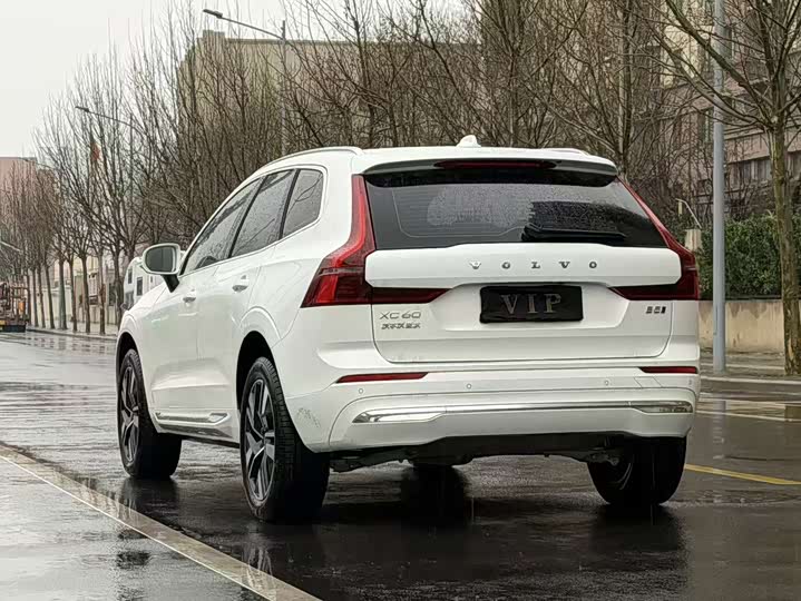 Volvo XC60 2026 2026款 B5 四驱智远豪华版