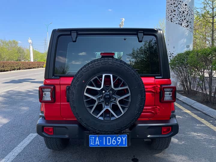 Jeep Wrangler 2024 2024款 2.0T 撒哈拉四门版