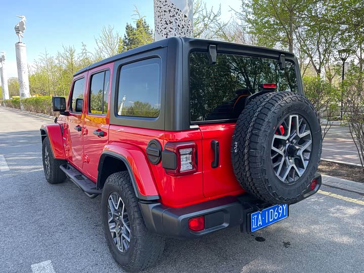 Jeep Wrangler 2024 2024款 2.0T 撒哈拉四门版