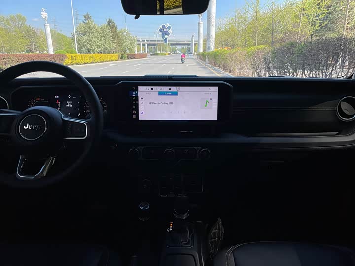 Jeep Wrangler 2024 2024款 2.0T 撒哈拉四门版