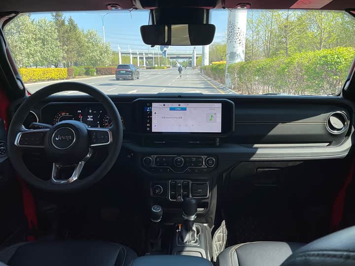 Jeep Wrangler 2024 2024款 2.0T 撒哈拉四门版