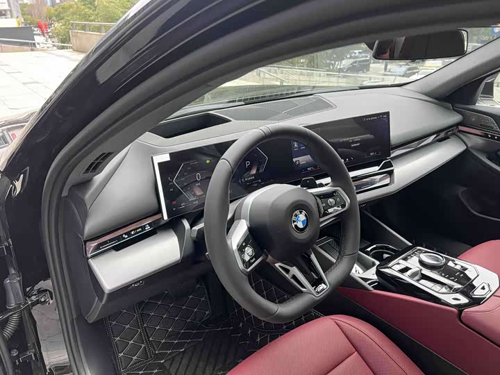 BMW 5 Series 2026 2026款 530Li 领先型 M运动套装