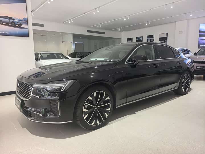 2026 Volvo S90 Hybrid