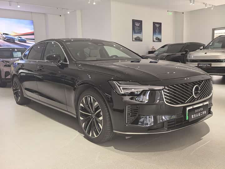 2026 Volvo S90 Hybrid