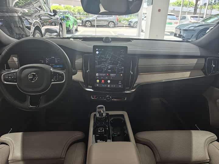 Volvo S90 Hybrid 2026 2026款 插电式混动 四驱长续航智雅豪华版