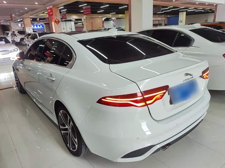 Zdjęcie 5 - Jaguar XE L