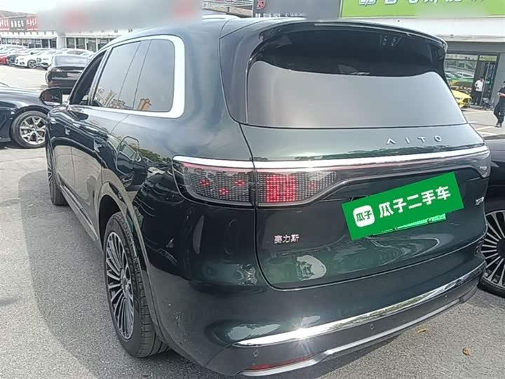 Aito M8 2025 2025款 增程 Max+版 53.4kWh 5座版 (192线激光雷达）