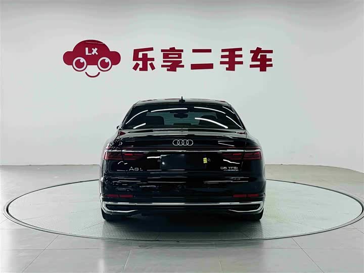 Фото 4 - Audi A8