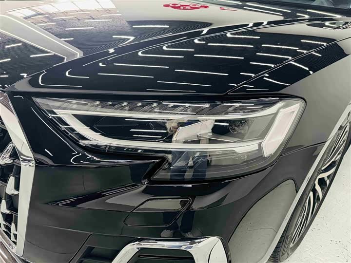 Фото 9 - Audi A8