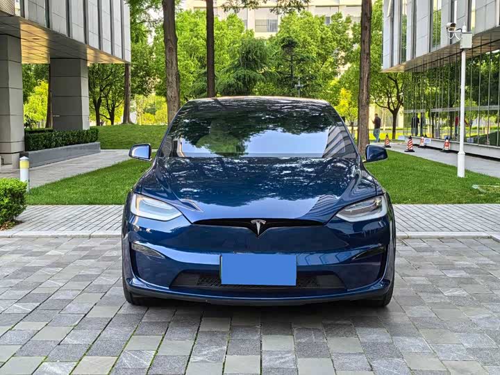 Tesla Model X 2023 2023款 三电机全轮驱动 Plaid版