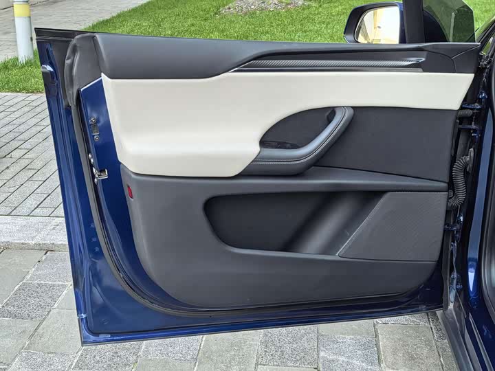 Tesla Model X 2023 2023款 三电机全轮驱动 Plaid版