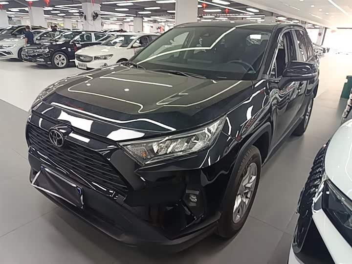 Фото 1 - Toyota RAV4