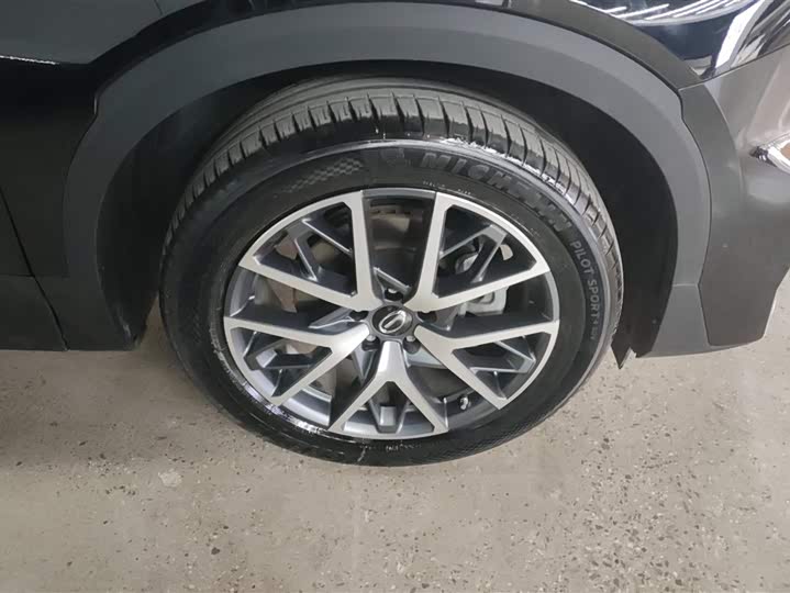 GAC Trumpchi GS8 2024 2024款 领航系列 2.0TGDI 两驱豪华智联版 7座