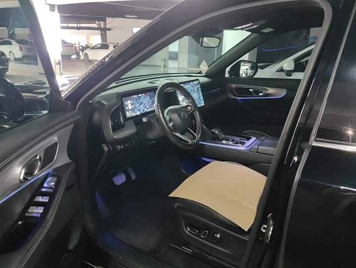 GAC Trumpchi GS8 2024 2024款 领航系列 2.0TGDI 两驱豪华智联版 7座