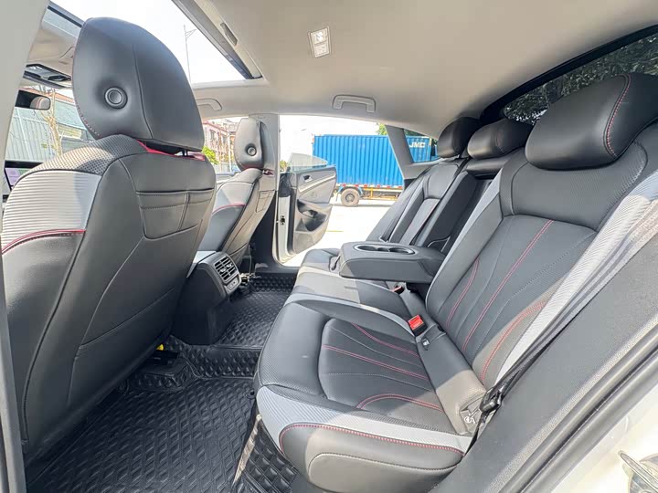 Фото 9 - Volkswagen Lamando L