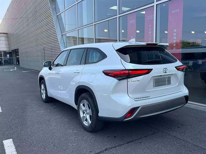 Toyota Highlander 2024 2024款 2.5L智能电混双擎两驱精英版 5座