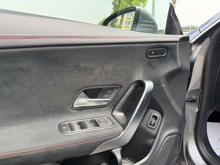 Фото 9 - Mercedes-Benz CLA-Class
