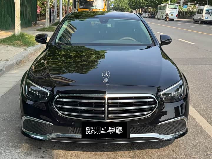 Фото 2 - Mercedes-Benz E-Class
