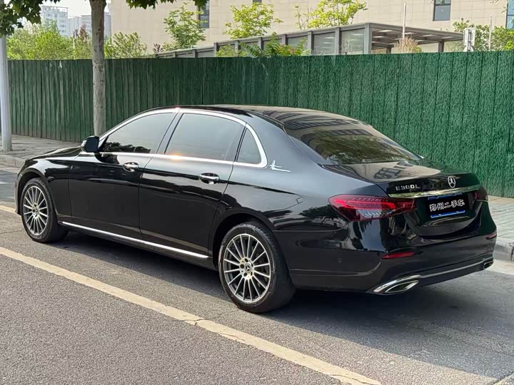 Фото 9 - Mercedes-Benz E-Class