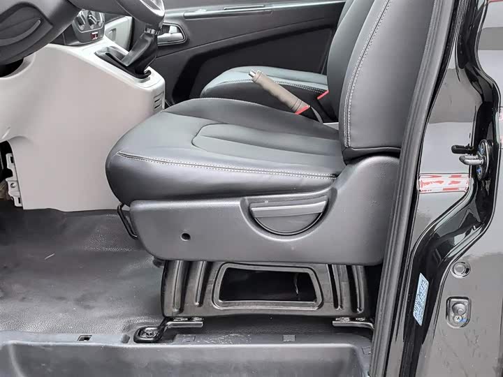 JAC Refine M3 2021 2021款 PLUS 1.8L 2座穿梭版