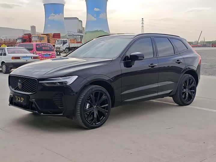 Volvo XC60 2026 2026款 B5 四驱智远极夜黑版