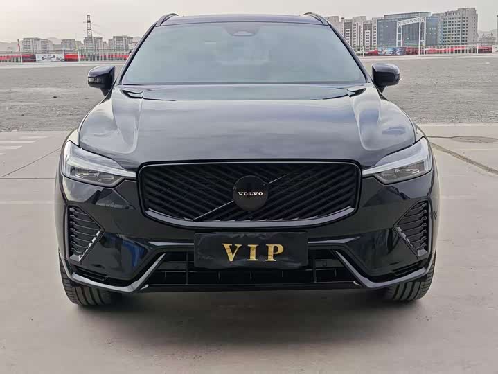 Volvo XC60 2026 2026款 B5 四驱智远极夜黑版